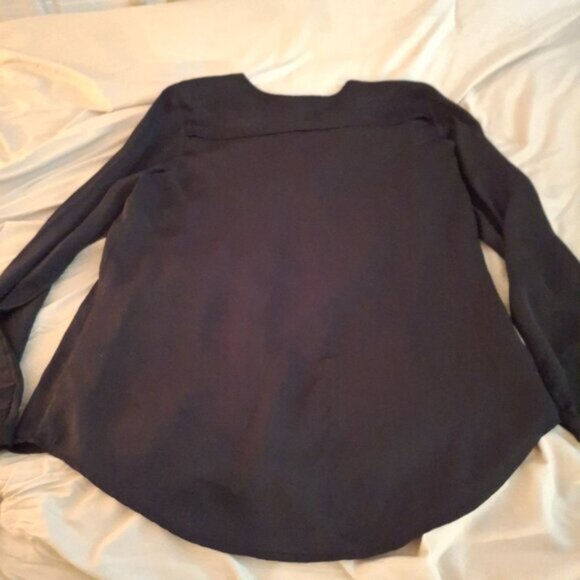 Wassio Women's Black Utility Long Sleeve Top with Zippered Pockets - Picture 8 of 9